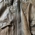 レザージャケットジッパー閉まらない