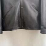 レザージャケット袖先短く